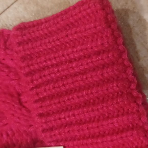 NWT Pink Interchangeable Faux Fur Pom Pom Knit Beanie - Picture 2 of 9